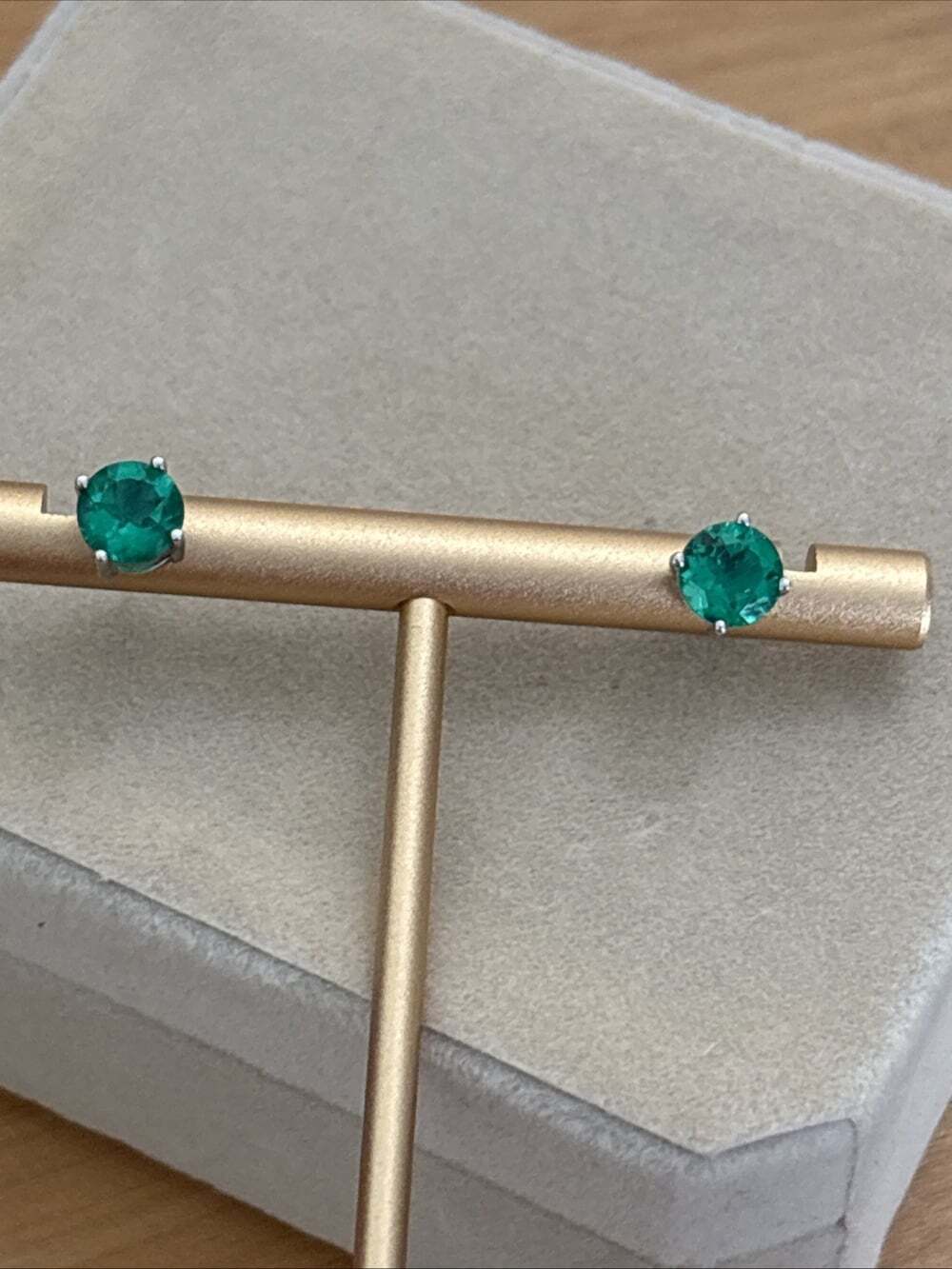 Sterling Silver ~1.2 tcw Round Cut Lab Created Green Emerald Stud Earrings - Picture 4 of 12